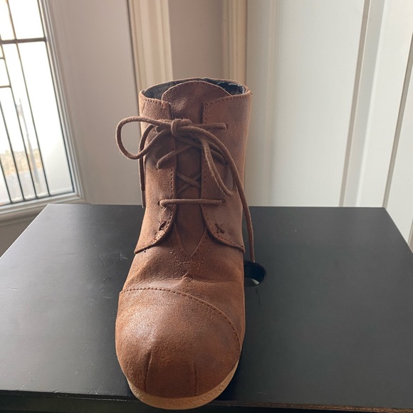 Cheri lace up wedge - Maurice’s - size 6 - Picture 10 of 16